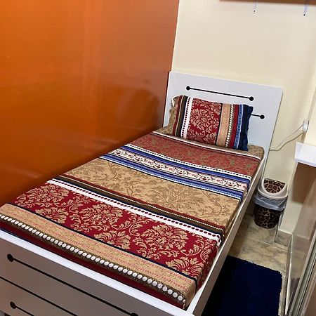 Ferienwohnung Moon Backpackers , Al Rigga , Partition For Couples And For Singles Dubai Exterior foto