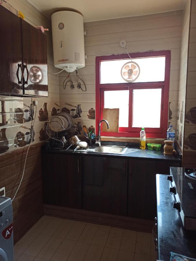 Ferienwohnung Moon Backpackers , Al Rigga , Partition For Couples And For Singles Dubai Exterior foto