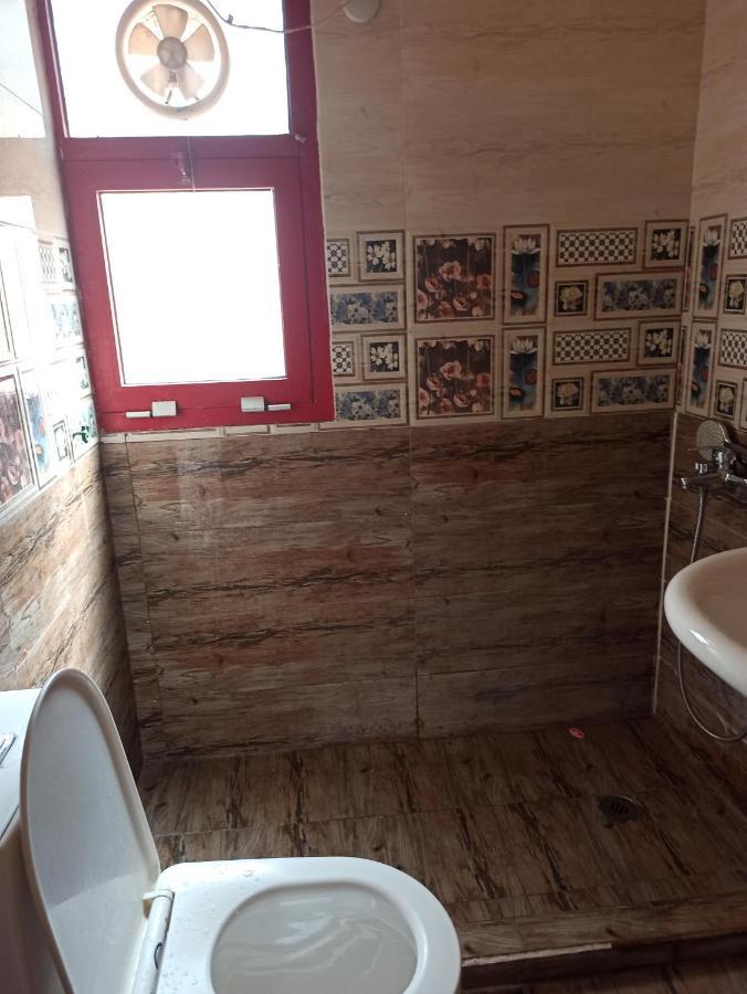 Ferienwohnung Moon Backpackers , Al Rigga , Partition For Couples And For Singles Dubai Exterior foto
