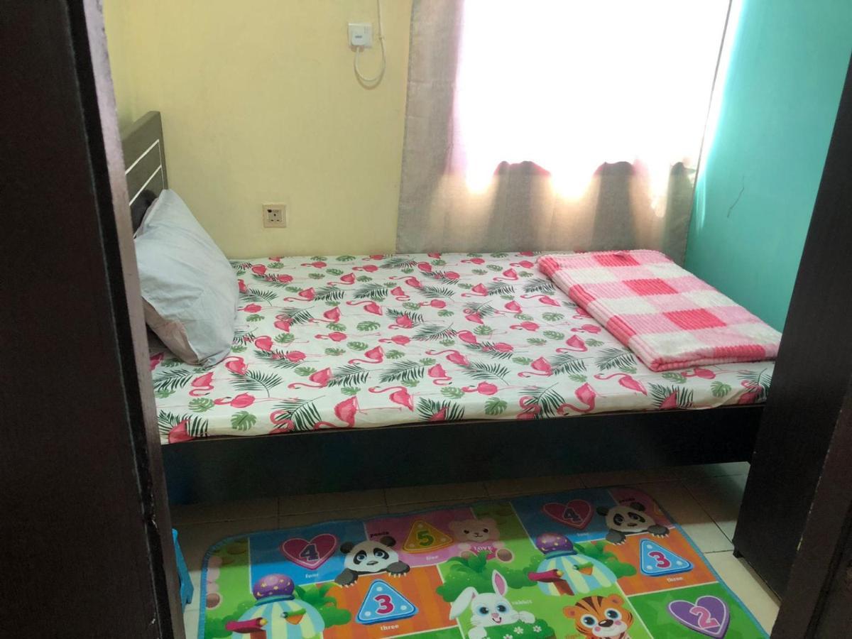 Ferienwohnung Moon Backpackers , Al Rigga , Partition For Couples And For Singles Dubai Exterior foto