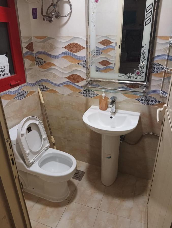 Ferienwohnung Moon Backpackers , Al Rigga , Partition For Couples And For Singles Dubai Exterior foto