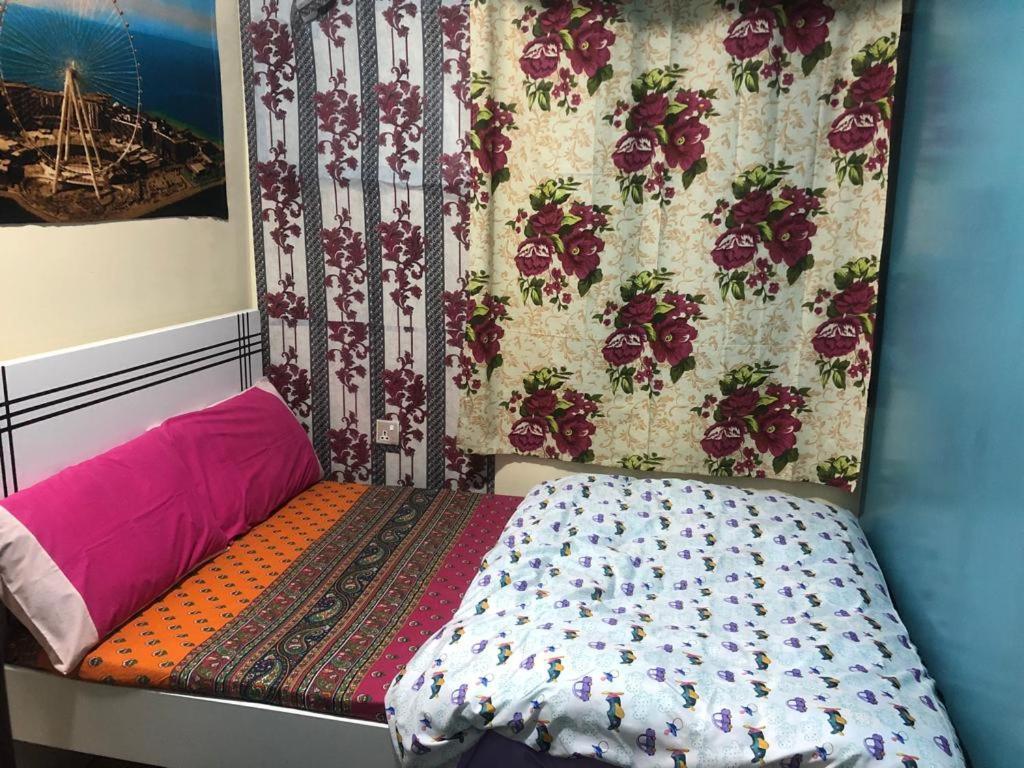 Ferienwohnung Moon Backpackers , Al Rigga , Partition For Couples And For Singles Dubai Exterior foto